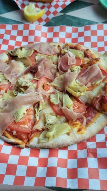 Parma pizza 

#montereycalifornia #foodinsta
