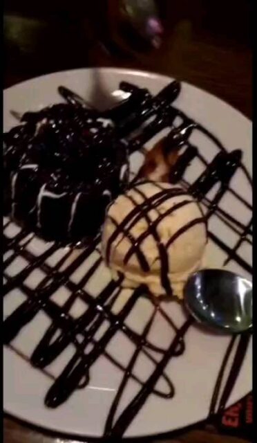 What type of desserts do you like to eat?

#fresnofoodie #couplesdiningout #dessertpic